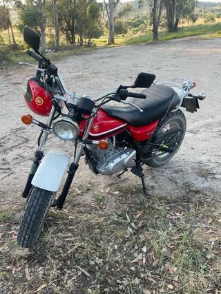 Moto Suzuki Van Van 125 cc