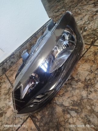 Faro delantero VW Polo - Nuevo