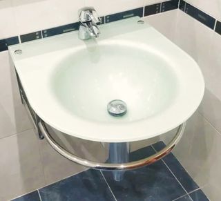 Lavamanos Baño con Toallero 
