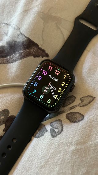 Apple Watch Series 5 - 44mm - Negro