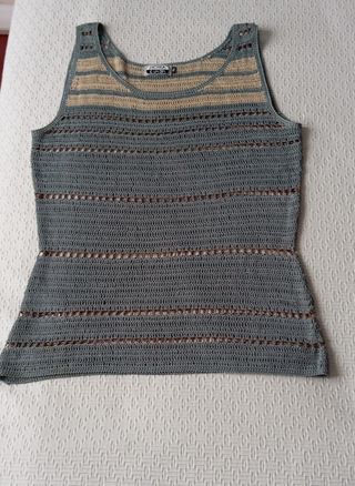 Top crochet beige y verde botella