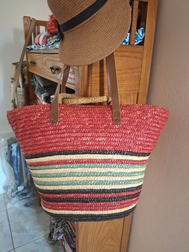 Cesta mimbre roja rayas