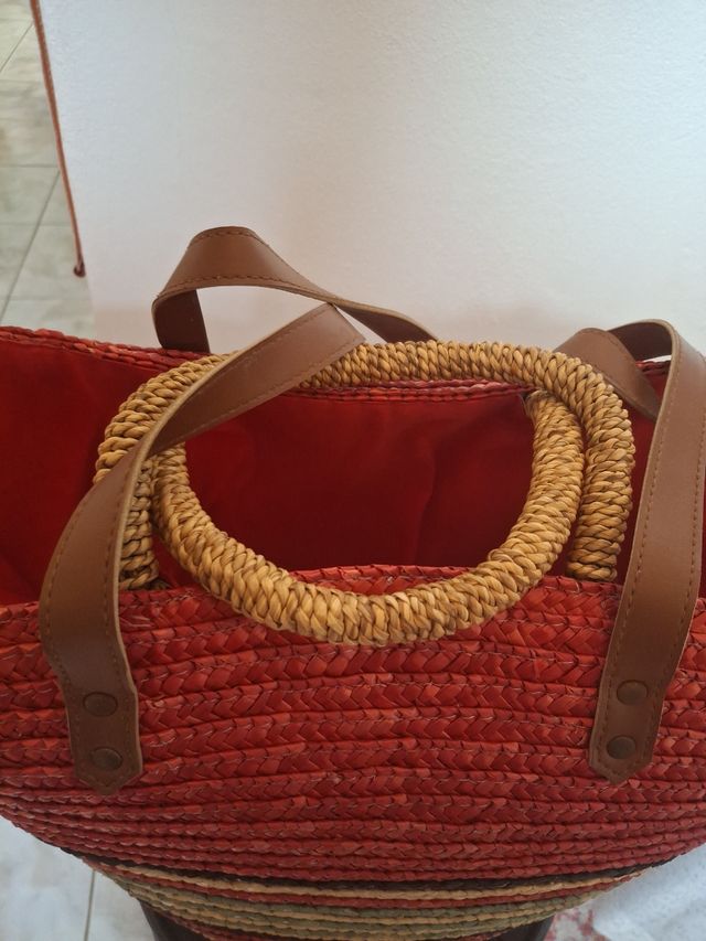 Cesta mimbre roja rayas