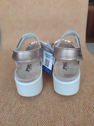 Sandalias IMAC beige y dorado