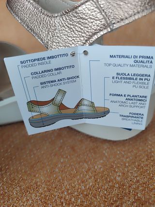 Sandalias IMAC beige y dorado