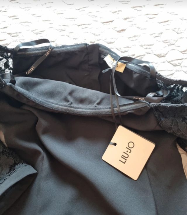 Vestido negro encaje - palabra de honor