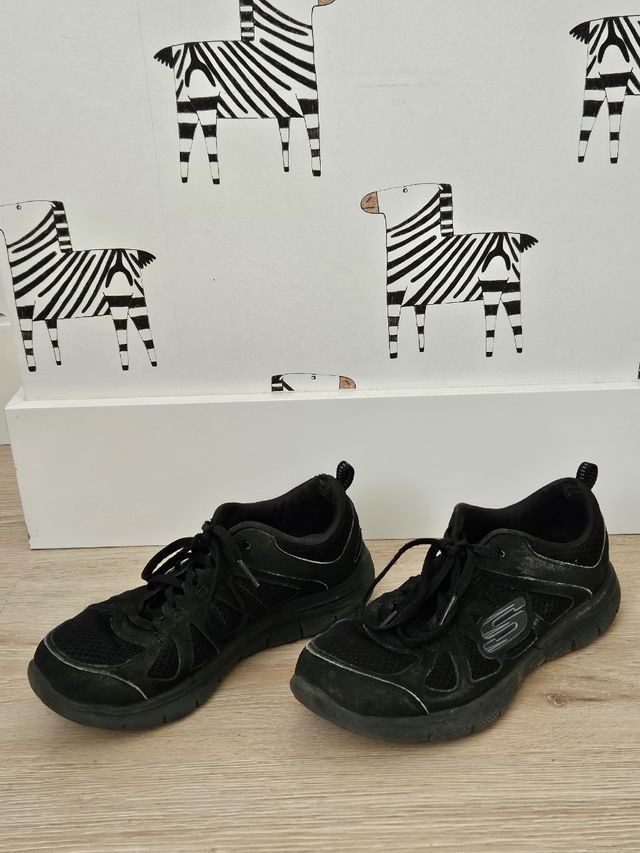 Zapatillas Skechers negras