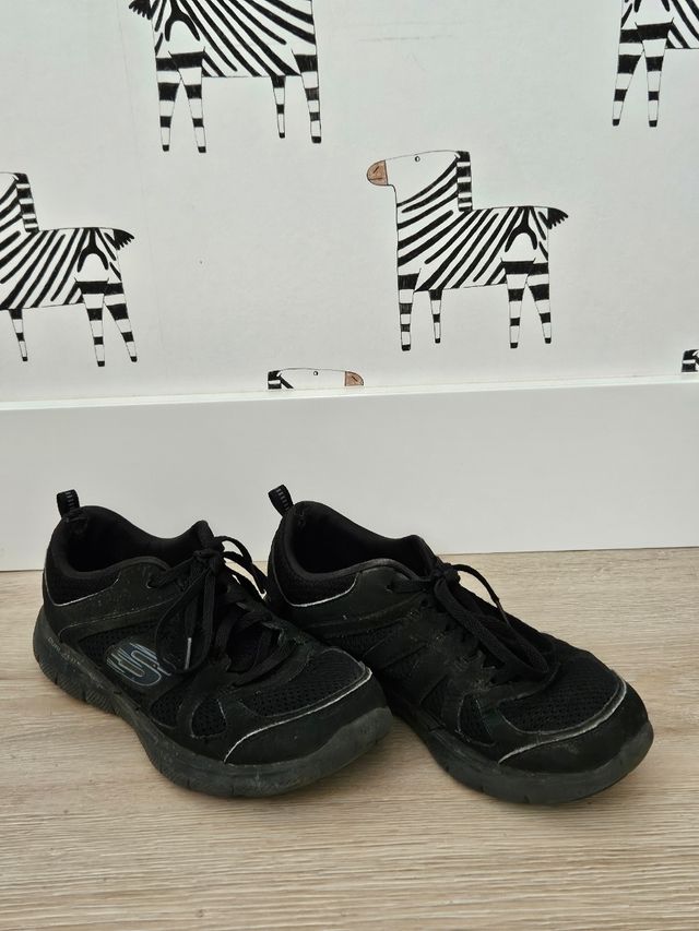 Zapatillas Skechers negras