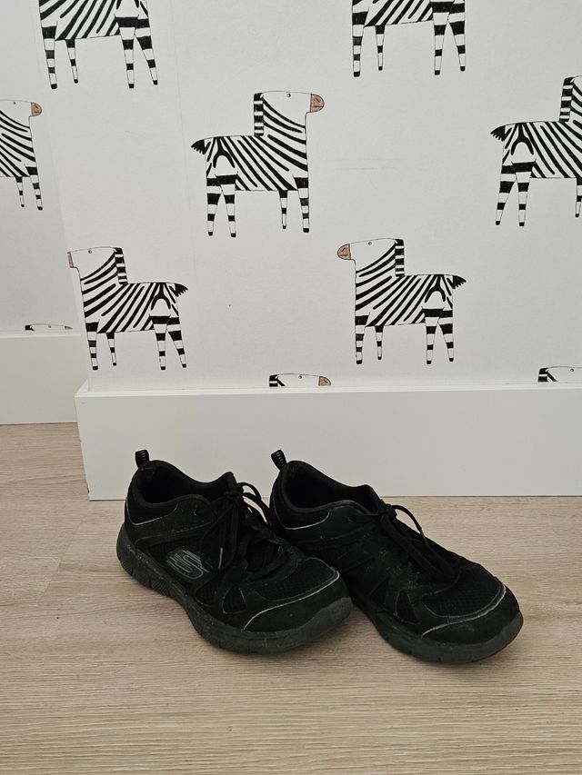 Zapatillas Skechers negras