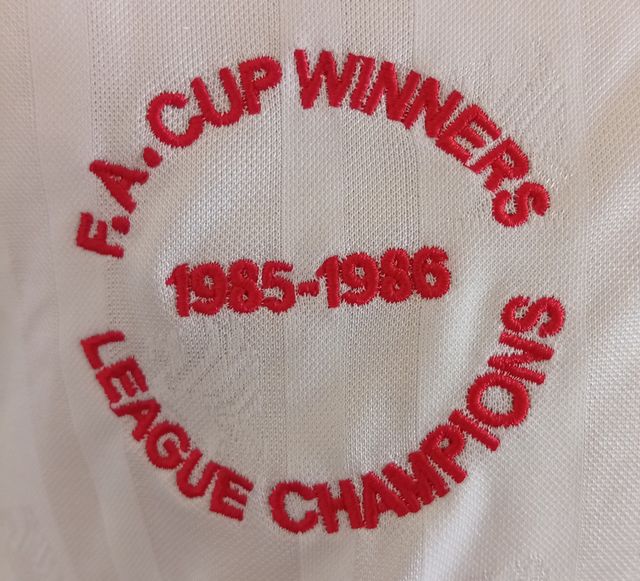 Camisola Liverpool comemorativa 85/86