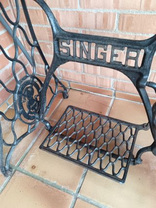 Mesa antigua Singer mármol