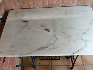 Mesa antigua Singer mármol