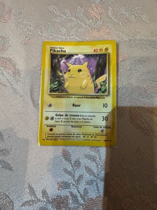 Carta Pikachu 58/102 - Pokémon TCG