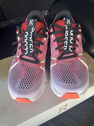 Zapatillas On Cloudsurfer - Rosa y Rojo