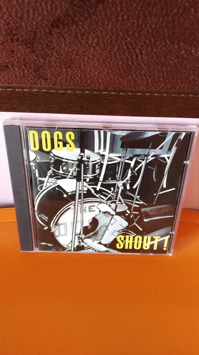 CD DOGS - SHOUT! (EPIC)