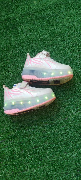 Zapatillas LED ruedas niña