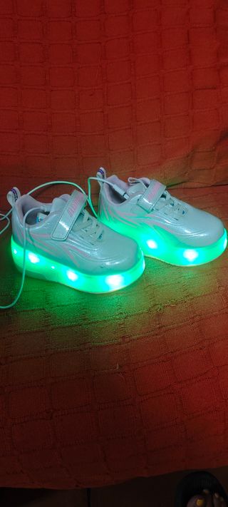 Zapatillas LED ruedas niña