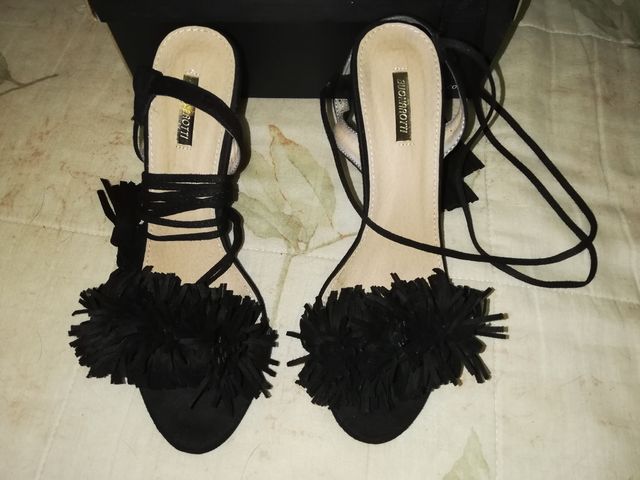 Sandalias Negras tacón Atadas