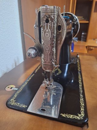 Máquina coser SINGER antigua con mueble