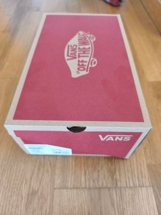 Zapatillas Vans blancas y negras