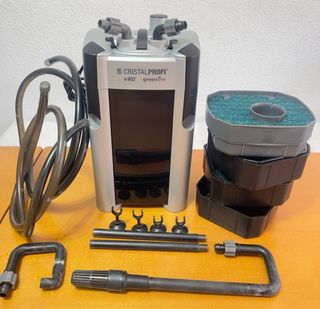 acuario de 135L con filtro y accesorios