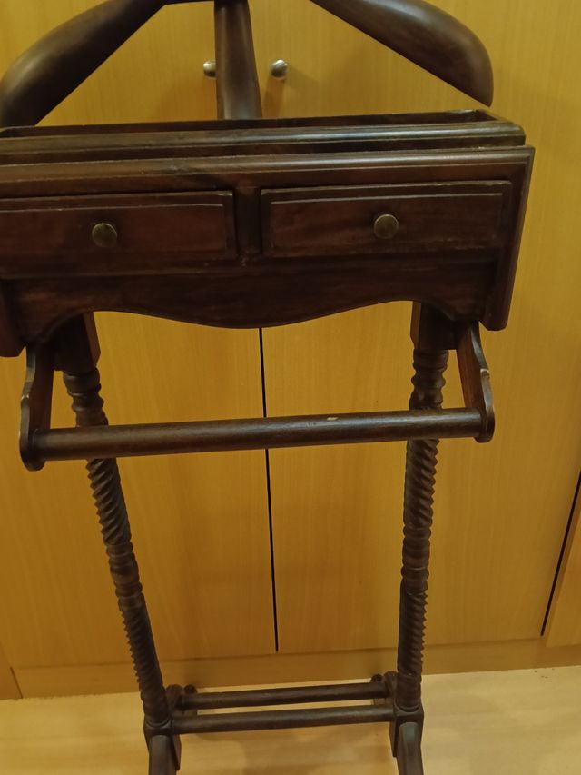 Perchero clasico. Galán madera nuevo. 