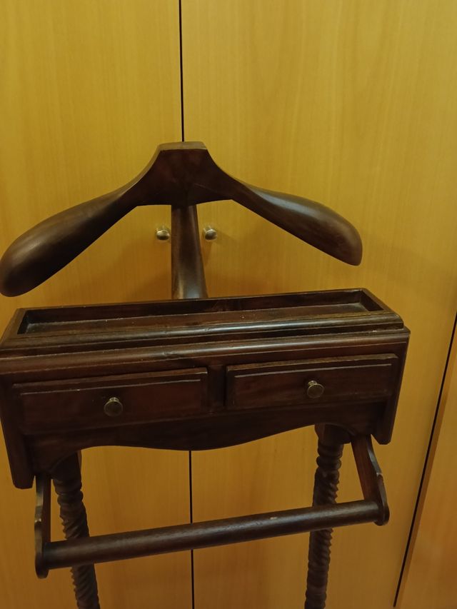 Perchero clasico. Galán madera nuevo. 