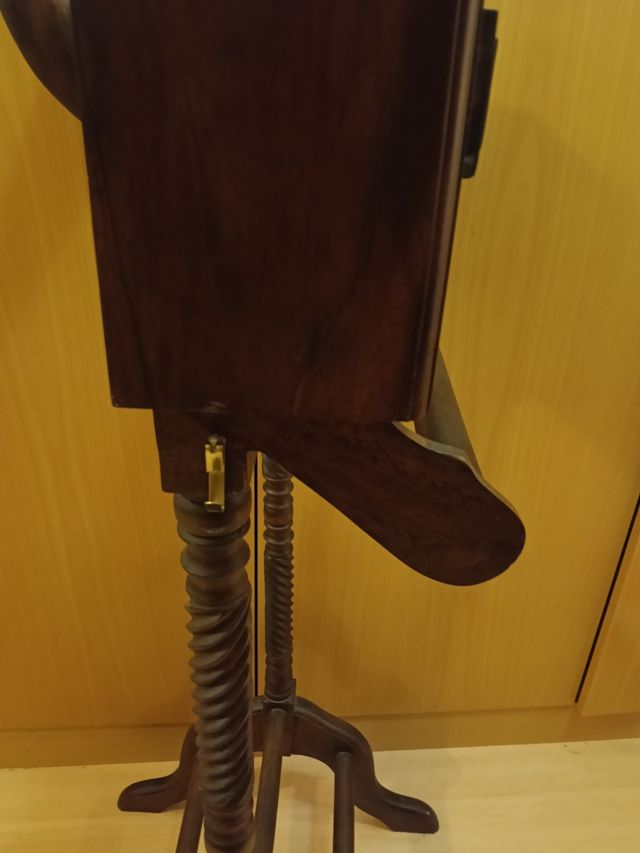 Perchero clasico. Galán madera nuevo. 