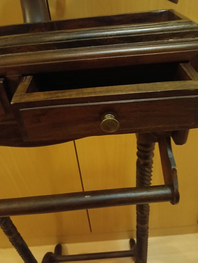 Perchero clasico. Galán madera nuevo. 