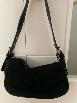 Bolso negro Stradivarius bandolera