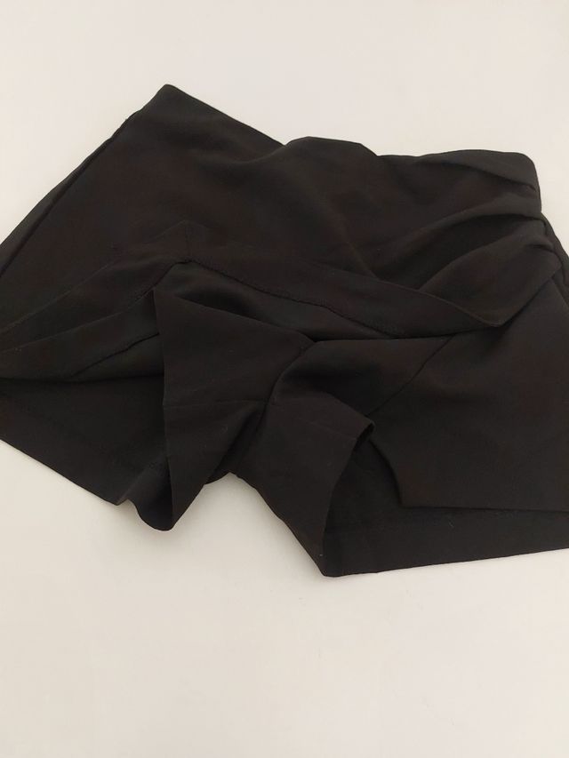 Shorts neri Terranova