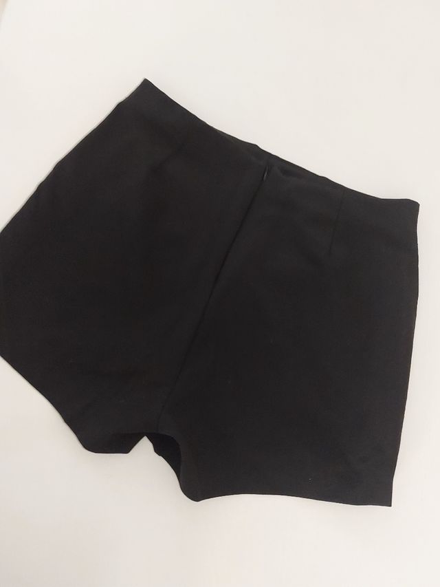 Shorts neri Terranova