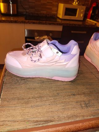 Zapatillas deportivas con ruedas rosa talla 34