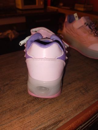 Zapatillas deportivas con ruedas rosa talla 34