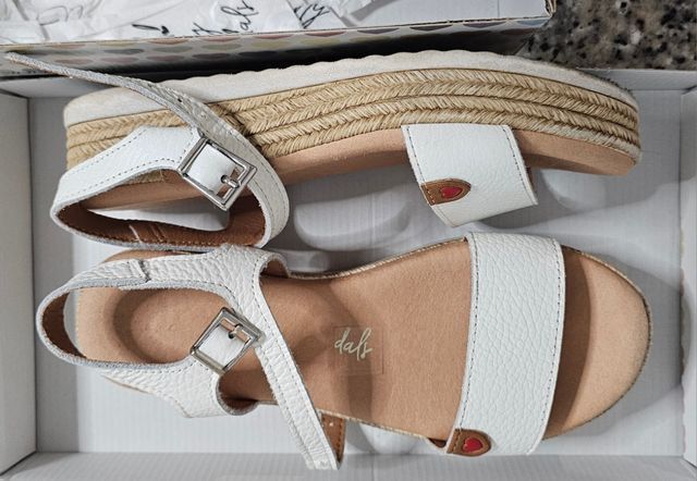 Sandalias niña blancas plataforma