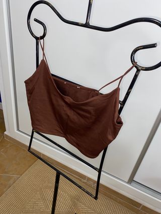Top marrón Bershka - Tirantes