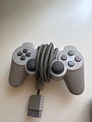 PlayStation 1 + FIFA 99 + mando + Memory card