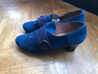 Zapatos tacón azul marino