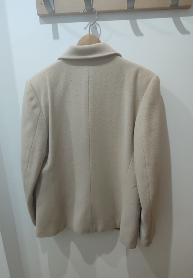 Chaquetón beige mujer