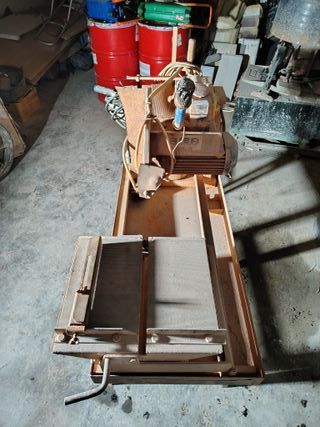 Mesa corte albañilería - motor trifásico