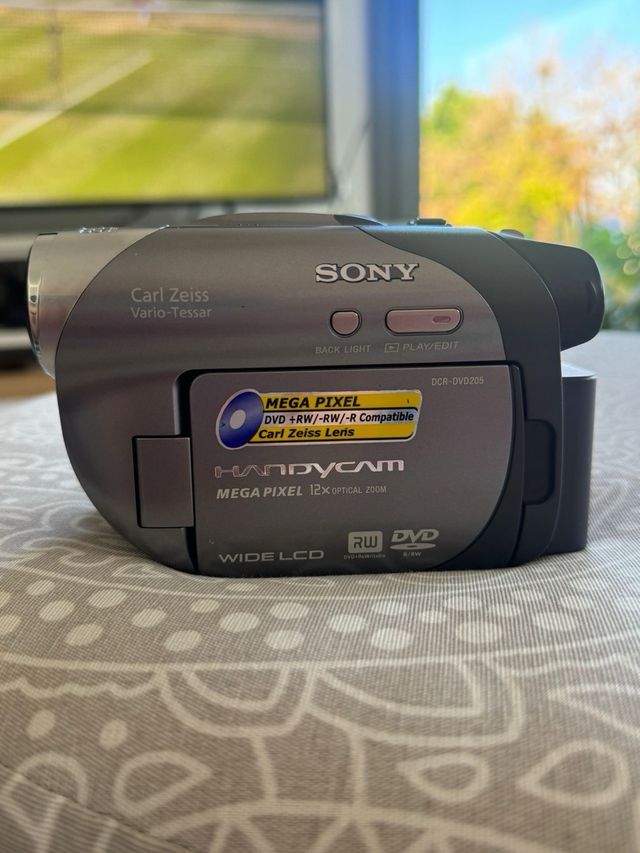 Sony Handycam DCR-DVD205