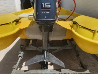 CAMBIO,VENDO.Embarcación neumática/ Zodiac 15/25cv