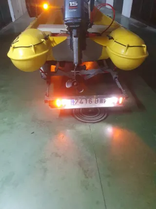 CAMBIO,VENDO.Embarcación neumática/ Zodiac 15/25cv