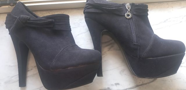 Décolleté nere con tacco alto