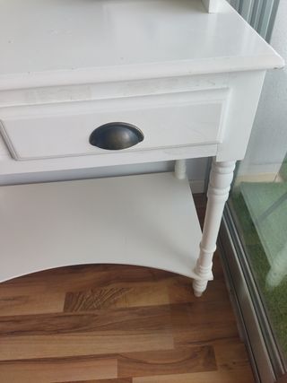 Escritorio blanco de madera 