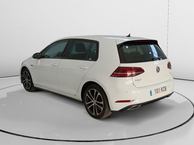 Volkswagen Golf Sport R Line