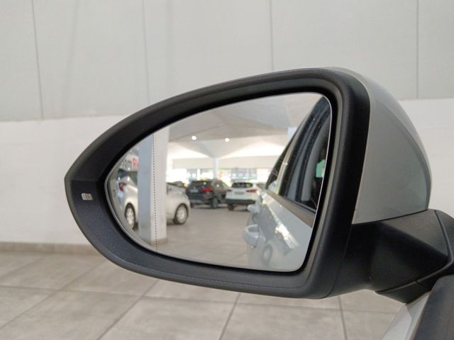 Volkswagen Golf Sport R Line