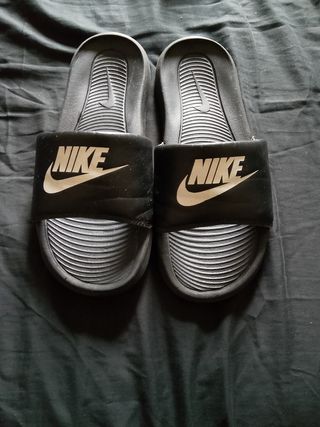 Chanclas Nike negras - cómodas