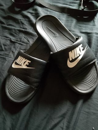 Chanclas Nike negras - cómodas