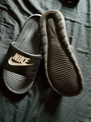Chanclas Nike negras - cómodas